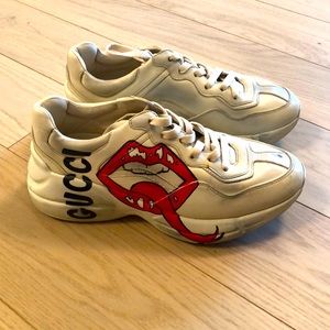 Gucci women’s Rhyton sneaker with mouth print